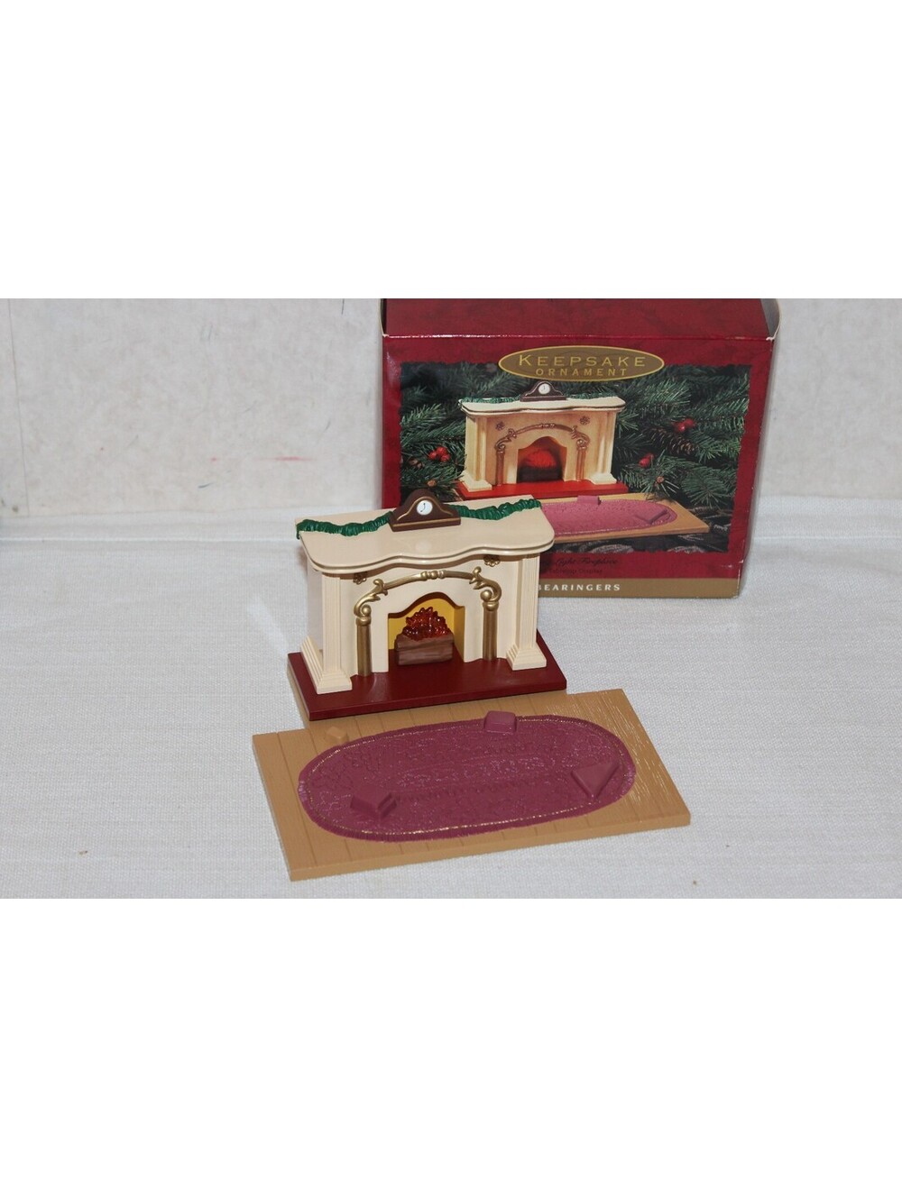 Vintage Hallmark 1993 The Bearingers Flickering Light Fireplace Display w/ Box